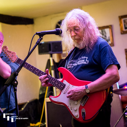 Dave Thomas on guitar & vocals
