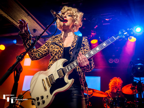 Samantha Fish on vocals & guitar