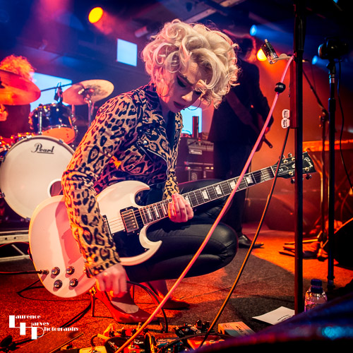 Samantha Fish on vocals & guitar