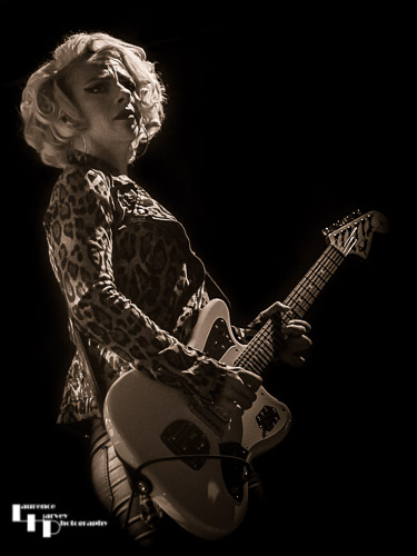 Samantha Fish on vocals & guitar