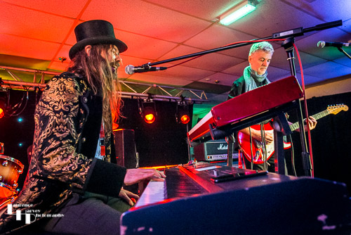 Marcel Kunkel on vocals & keys, Andy Cross on guitar