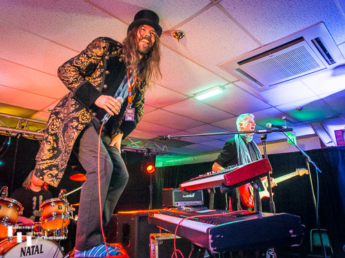 Marcel Kunkel on vocals & keys