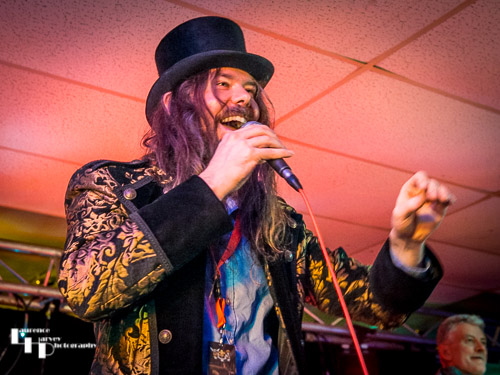 Marcel Kunkel on vocals & keys
