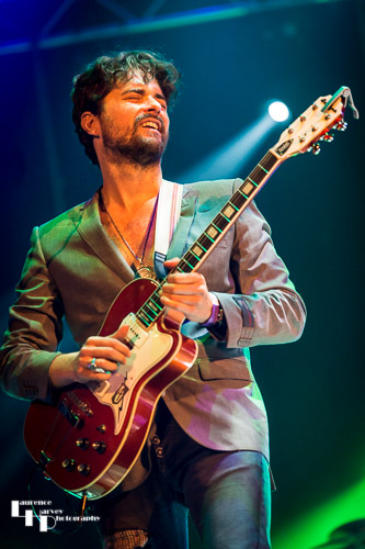 Marco Cinelli on guitar & vocals