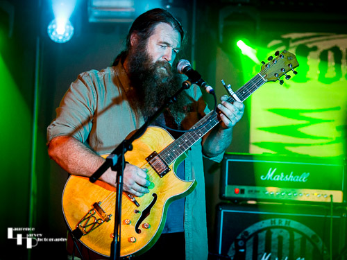 Christy O'Hanlon on vocals & guitar