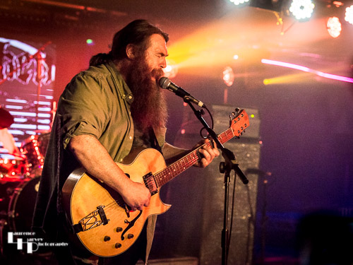 Christy O'Hanlon on vocals & guitar
