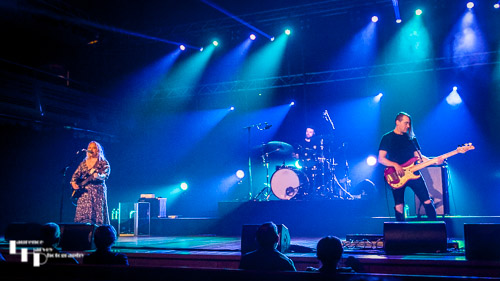 Chantel McGregor & her band on stage at The Apex