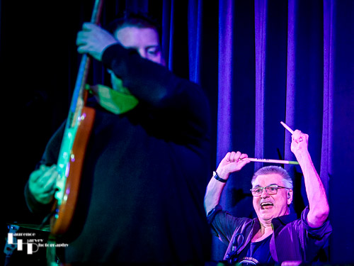 Danny Bryant on guitar & vocals, Dave Raeburn on drums