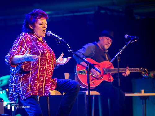 Dana Gillespie on vocals