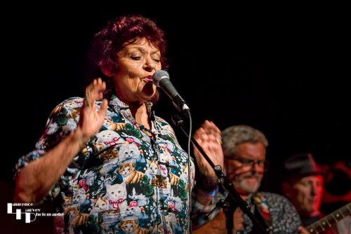Dana Gillespie on vocals