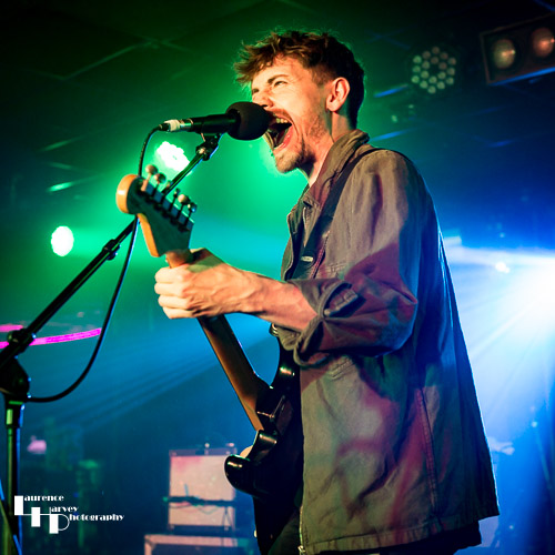 Félix Rabin on vocals & guitar