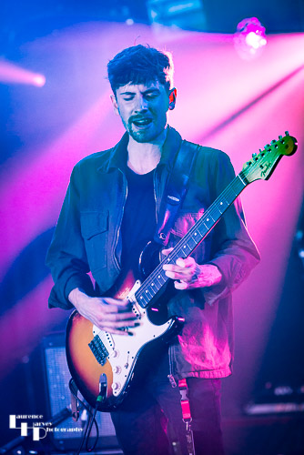 Félix Rabin on vocals & guitar