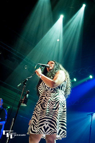 Kyla Brox on vocals