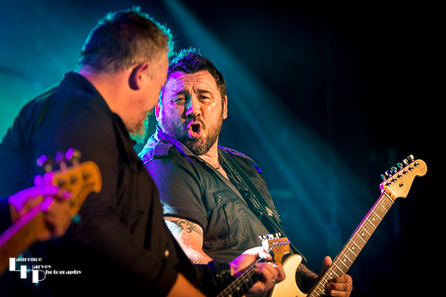 Alan Nimmo on guitar & vocals