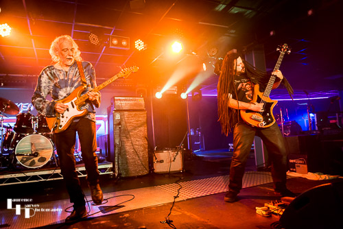 Chris D'Avoine on vocals & guitar, Latch Manghat on bass