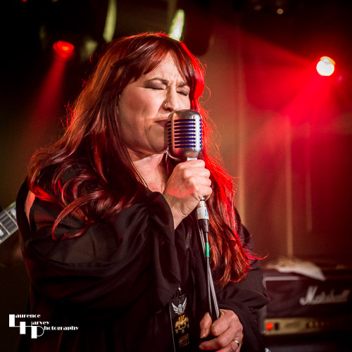 Lee Ainley on vocals