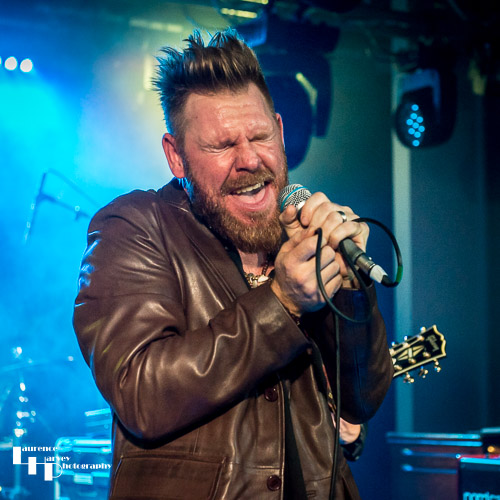 Craig Blencowe on vocals