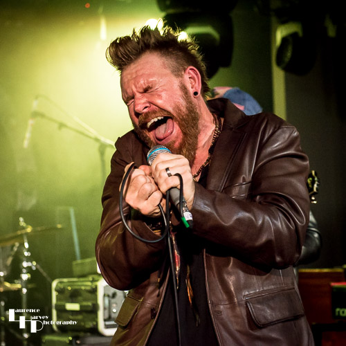Craig Blencowe on vocals