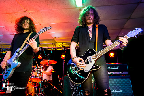 Alan Rimmer on guitar & Jamie Hayward on bass