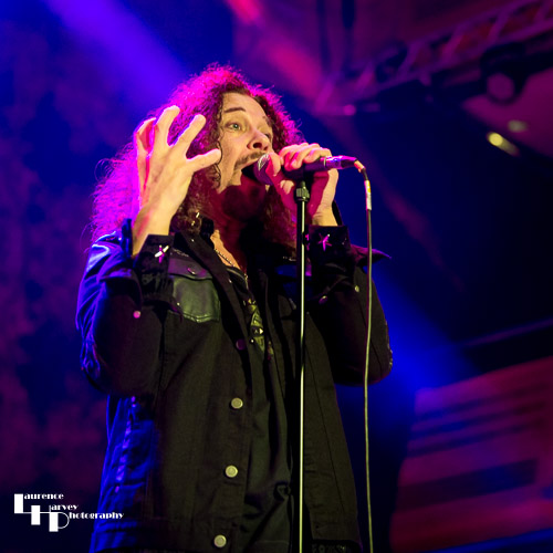 Paul Manzi on vocals