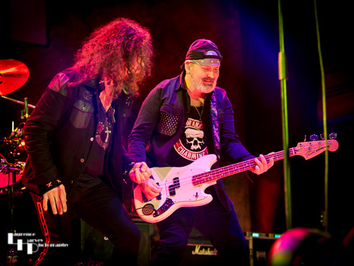 Paul Manzi on vocals & Lee Small on bass