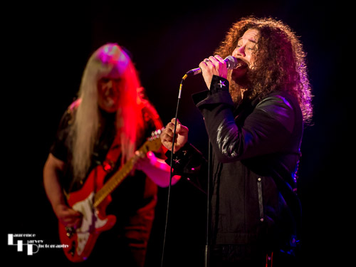 Paul Manzi on vocals