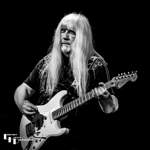 Andy Scott on guitar