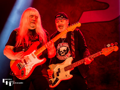 Andy Scott on guitar & Lee Small on bass