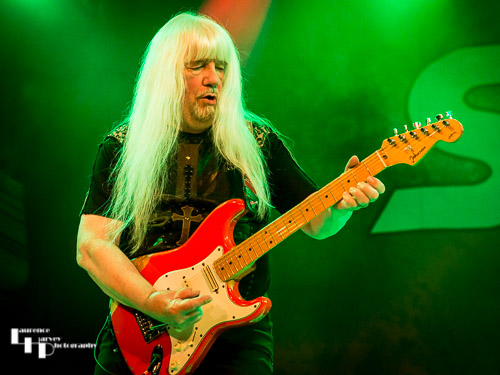 Andy Scott on guitar