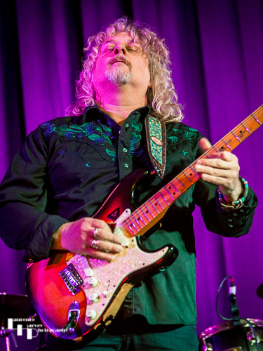 Alan McWhirter on vocals & guitar