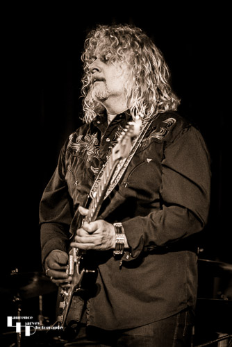 Alan McWhirter on vocals & guitar