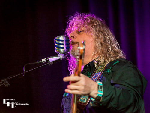 Alan McWhirter on vocals & guitar