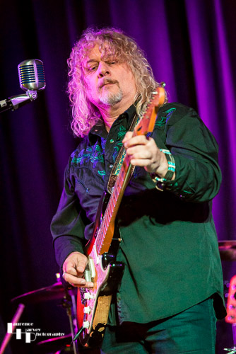 Alan McWhirter on vocals & guitar