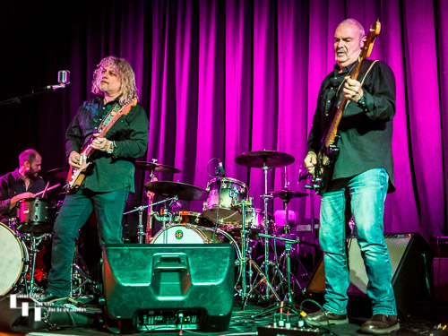 Alan McWhirter on vocals & guitar, Paul Spracklin on bass
