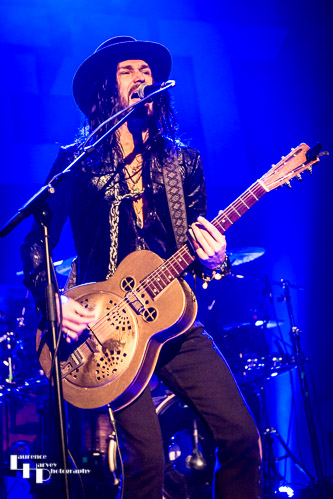 Troy Redfern on guitar & vocals