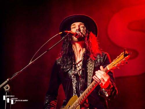 Troy Redfern on guitar & vocals