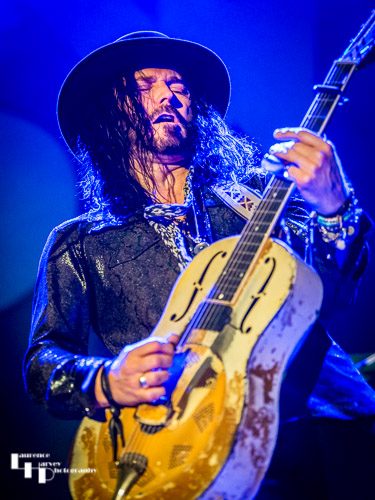 Troy Redfern on guitar & vocals