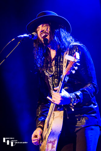 Troy Redfern on guitar & vocals