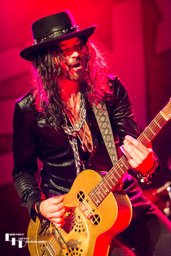 Troy Redfern on guitar & vocals