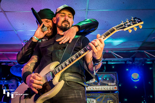 Will Taylor on vocals, Stu Bailey on guitar