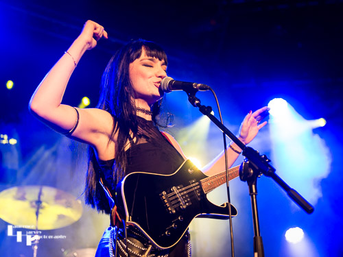 Grace Bond on vocals & mandolin
