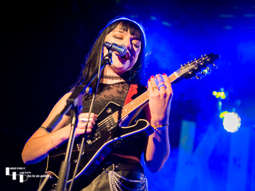Grace Bond on vocals & mandolin