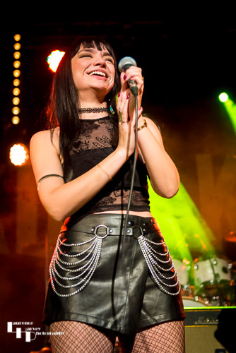 Grace Bond on vocals