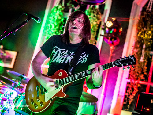 Chris Ready on vocals & guitar