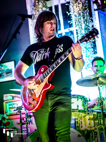 Chris Ready on vocals & guitar