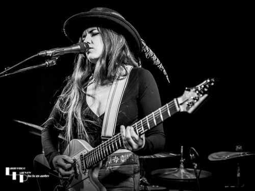 Arielle on vocals & guitar