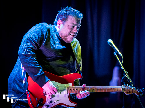Danny Bryant on guitar & vocals