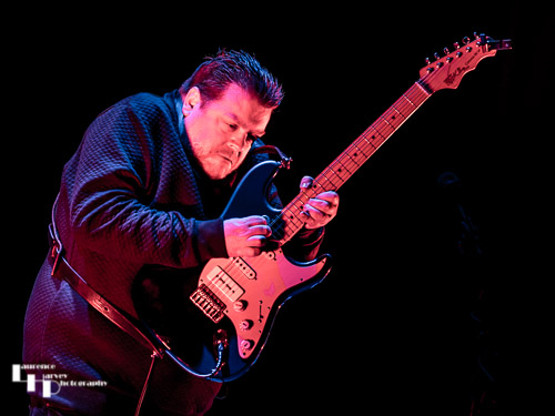 Danny Bryant on guitar & vocals