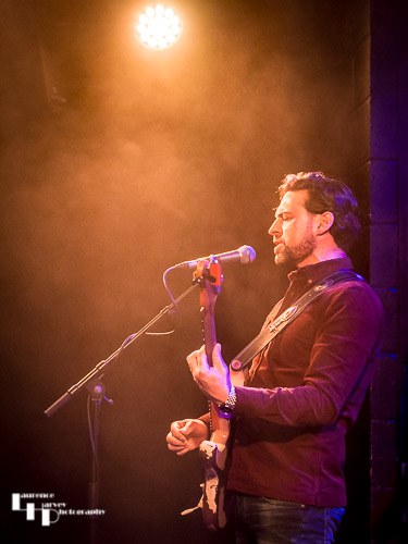 Dan Patlansky on vocals & guitar