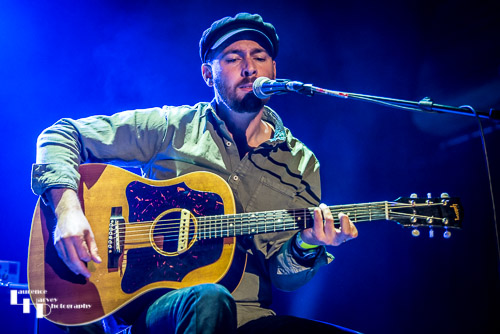 Joe Wilkins on guitar & backing vocals